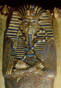 Cercueil intérieur de Toutankhamon, de la tombe de Toutankhamon (c.1370-1352 av. J.-C.) Nouvel Empire (détail)